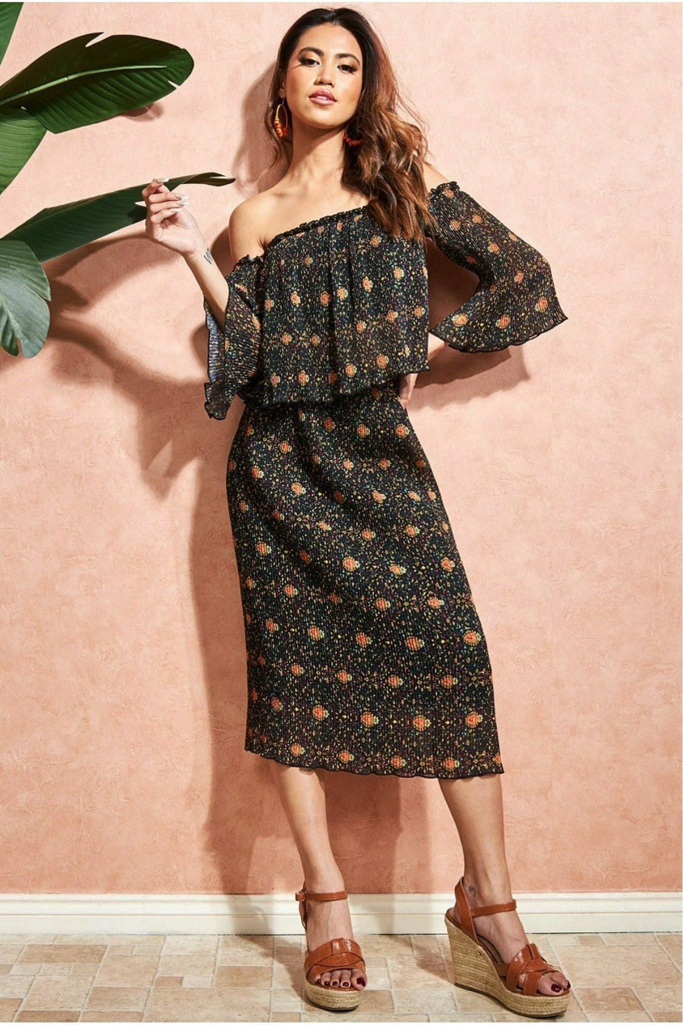 Off The Shoulder Printed Crop Top - Black T187