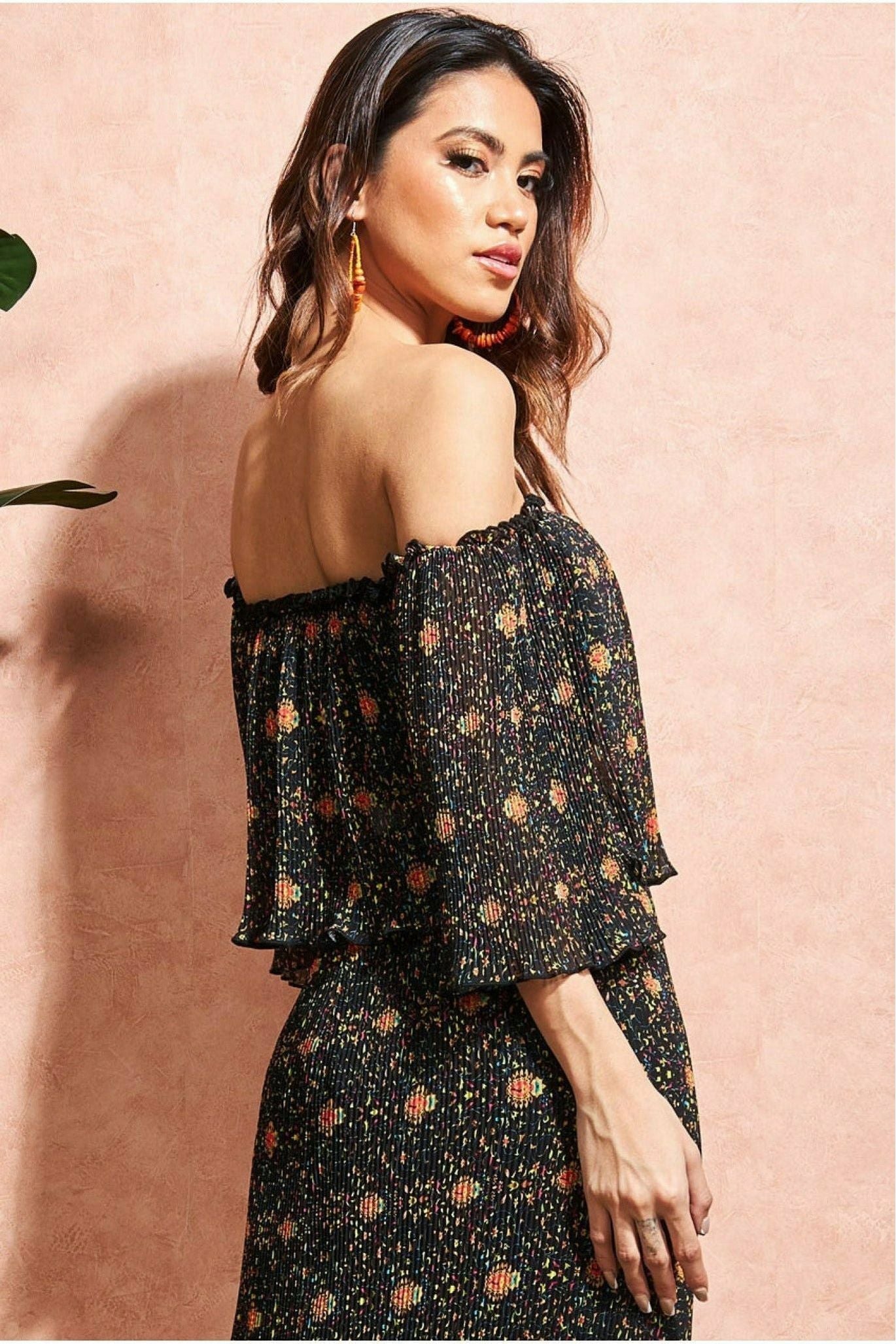 Off The Shoulder Printed Crop Top - Black T187
